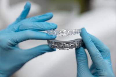 التركيبات المتحركة أو (الاستعاضة الصناعية)