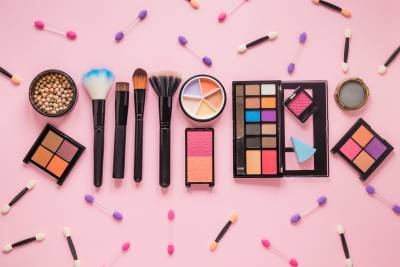 دبلوم صناعة مستحضرات التجميل